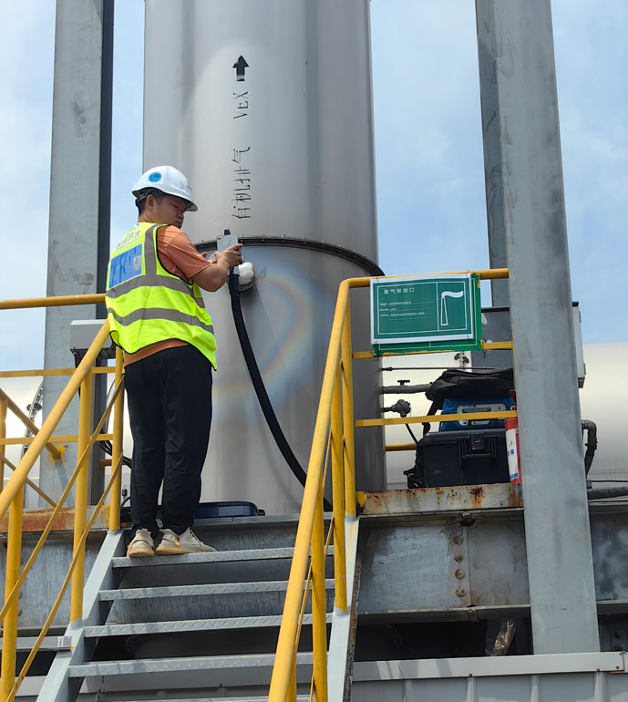 配合湖北环境监测站进行非甲烷总烃项目现场测试